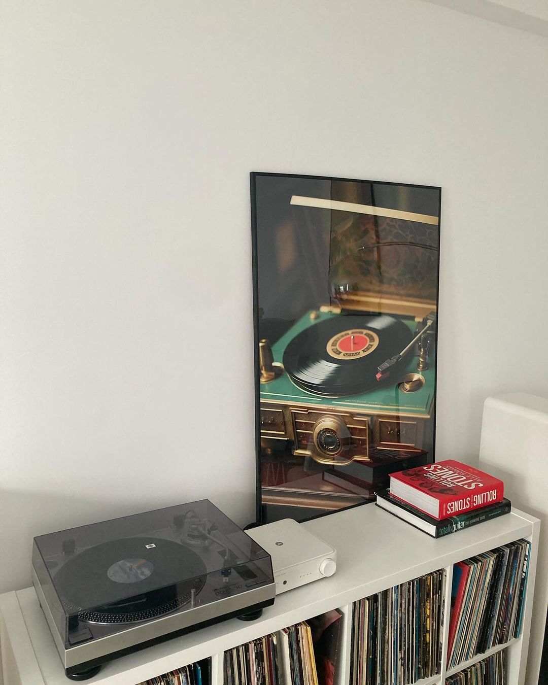 Vintage record player poster - Posters - EMELART