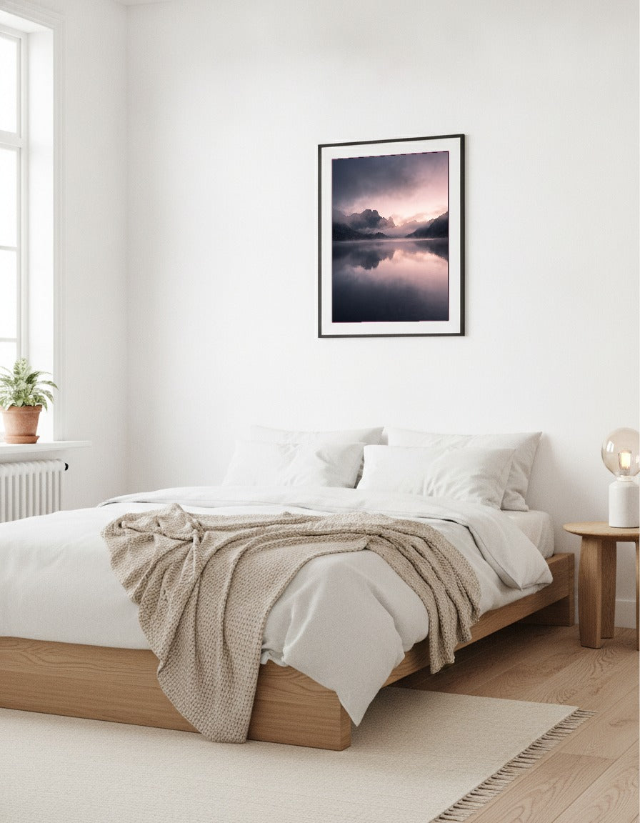 Fjällsjö i dimma i sovrummet