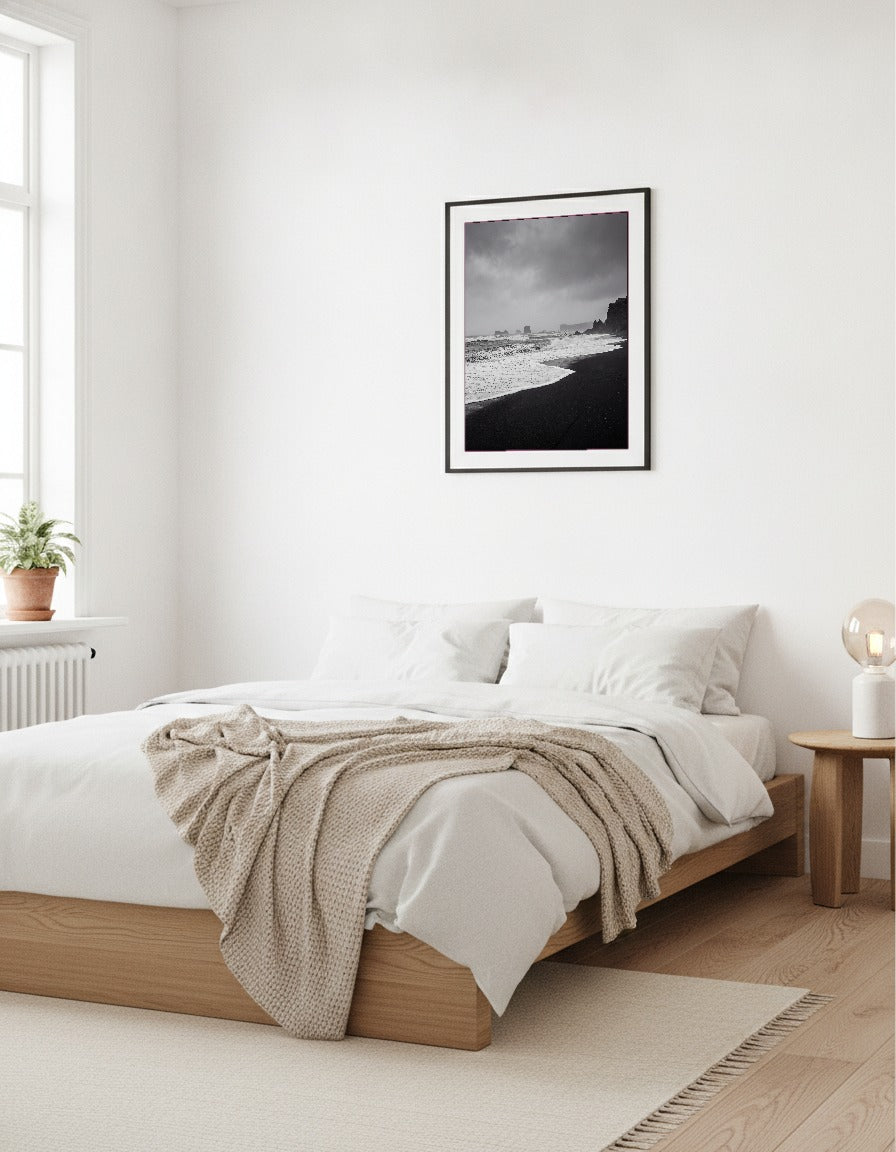 Svart sandstrand på Island i sovrummet