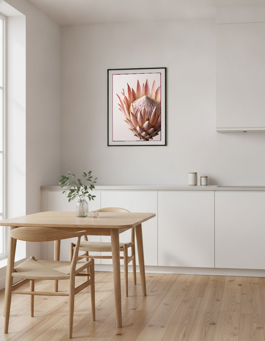 Protea i rosé och brons i köket
