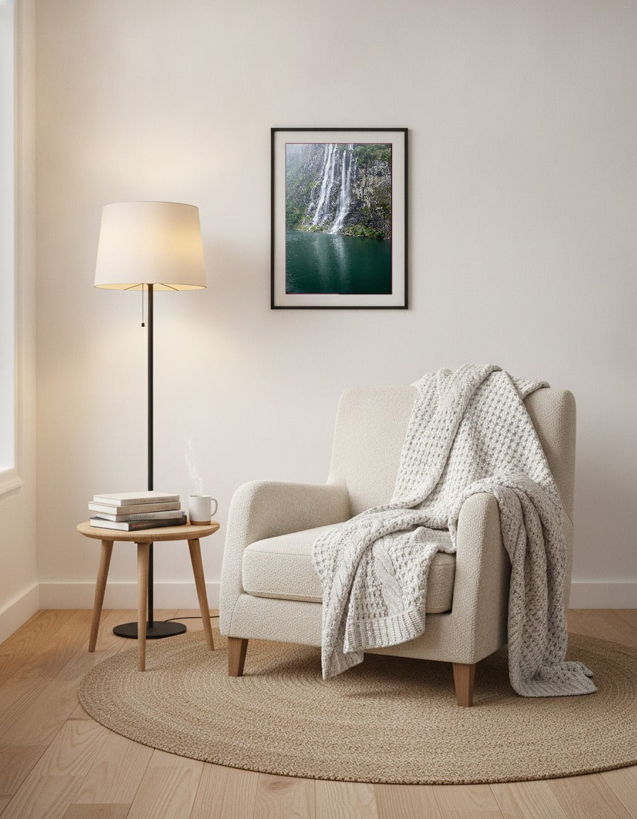 Vattenfall i fjorden i läshörnan