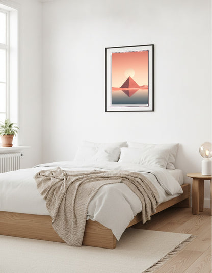 Pyramids minimalistic – Pink pyramid at sunrise i sovrummet